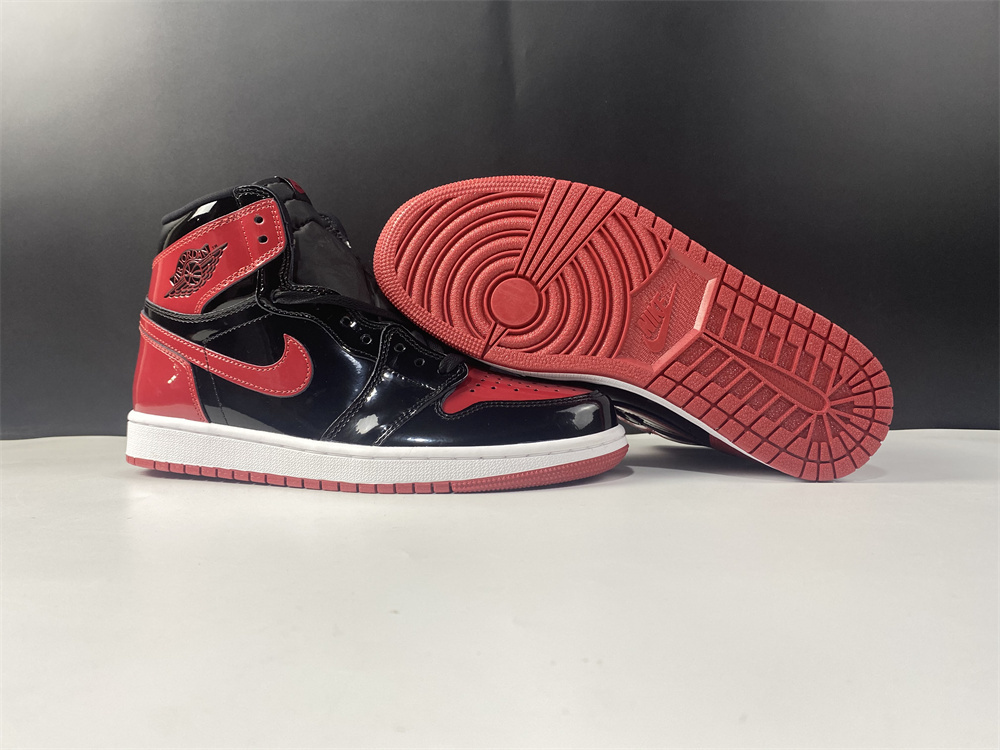 Air Jordan 1 High OG Bred Patent 555088-063