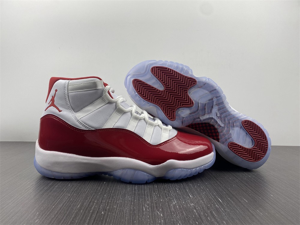 Air Jordan 11 Cherry