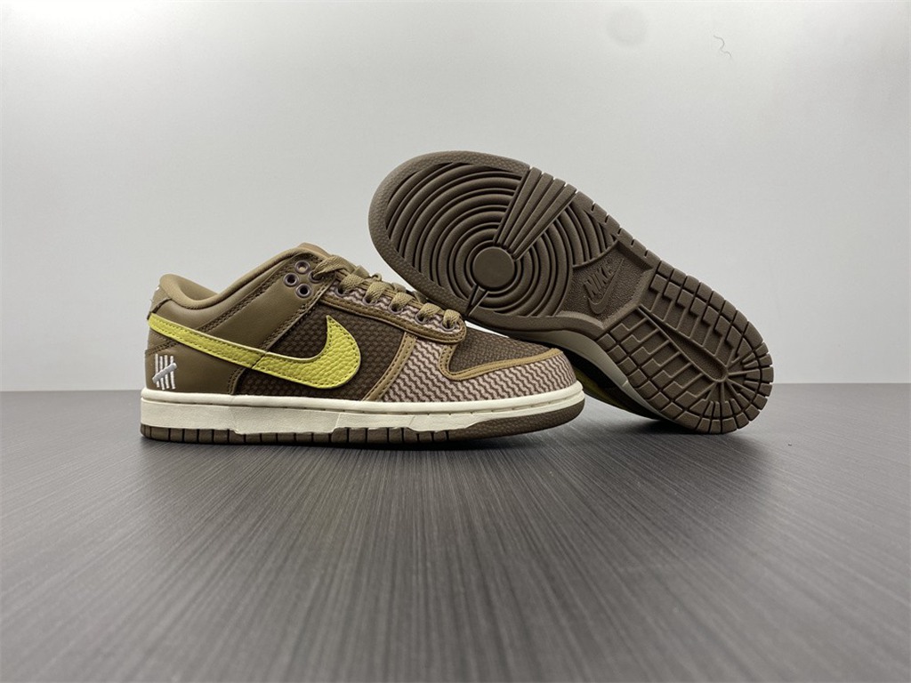 Undefeated x Nike Dunk Low DH3061-200