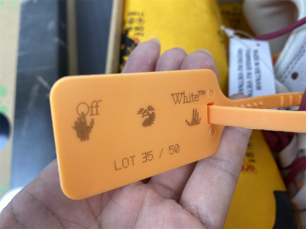 OFF?WHITE X NIKE DUNK LOW DEAR SUMMER ? 06 OF 50 DJ1602-110