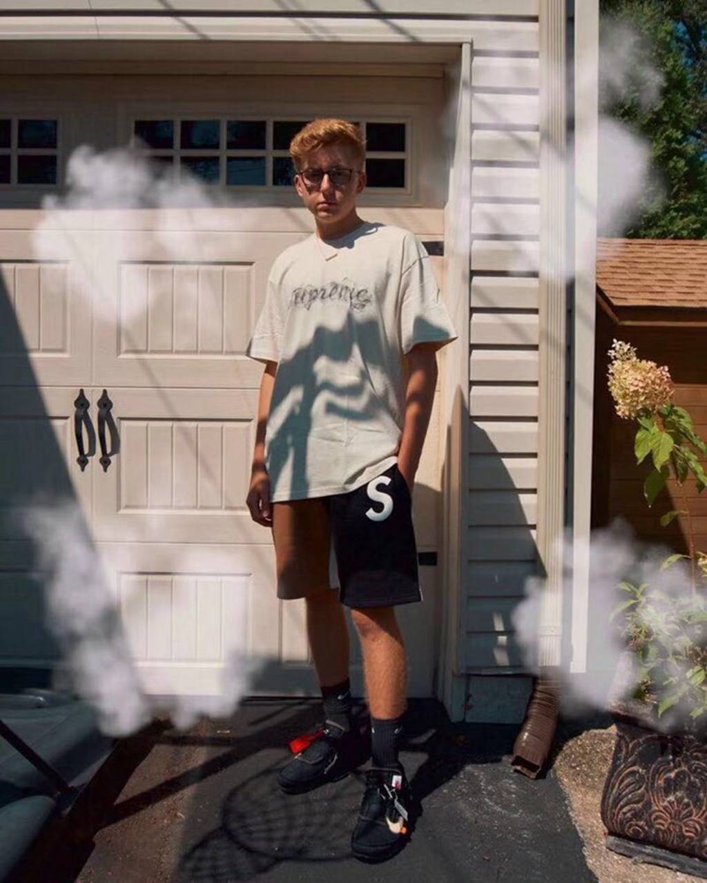 Svp*me 19FW week1Smoke