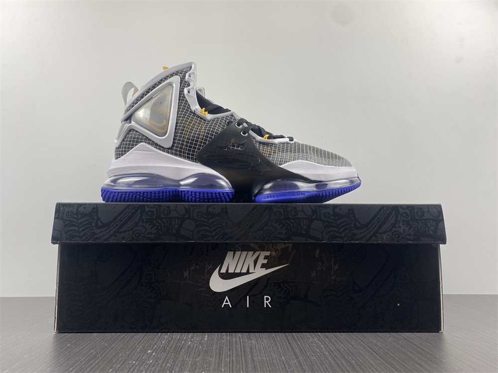 Nike Lebron 19