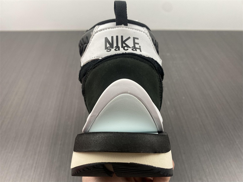 Nike Sacai DH9186-001