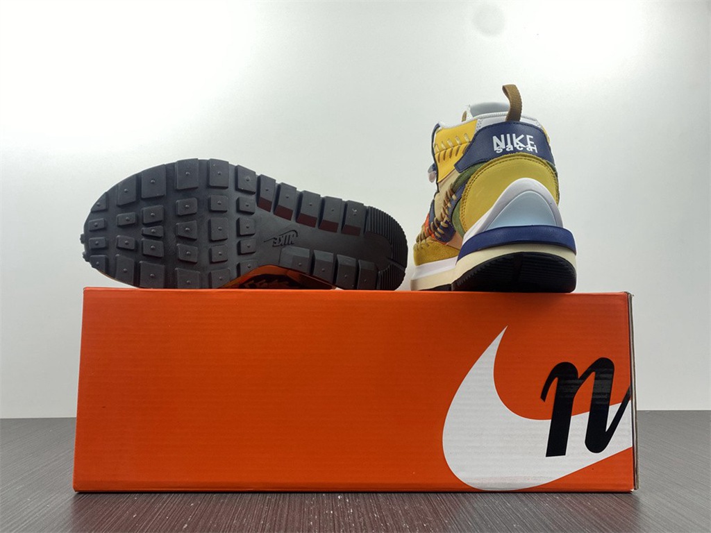 Sacai x Jean PauGaultier x Nike VaporWaffle DH9186-200