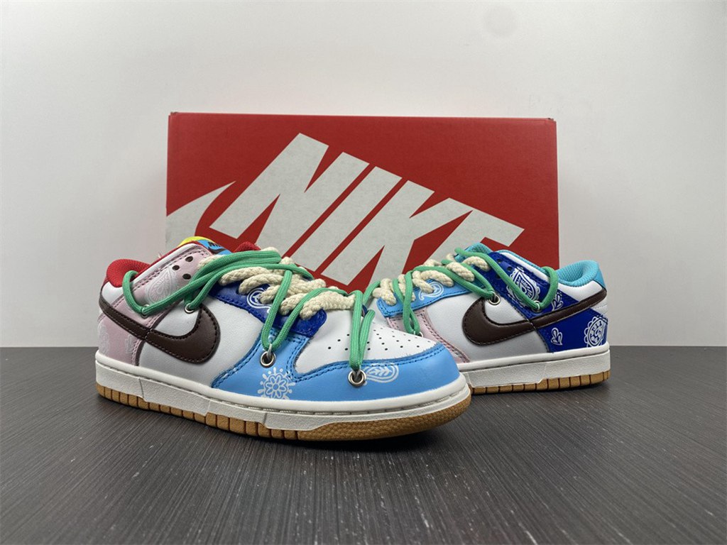 Nike Dunk Low SE FREE.99 CT2496-100