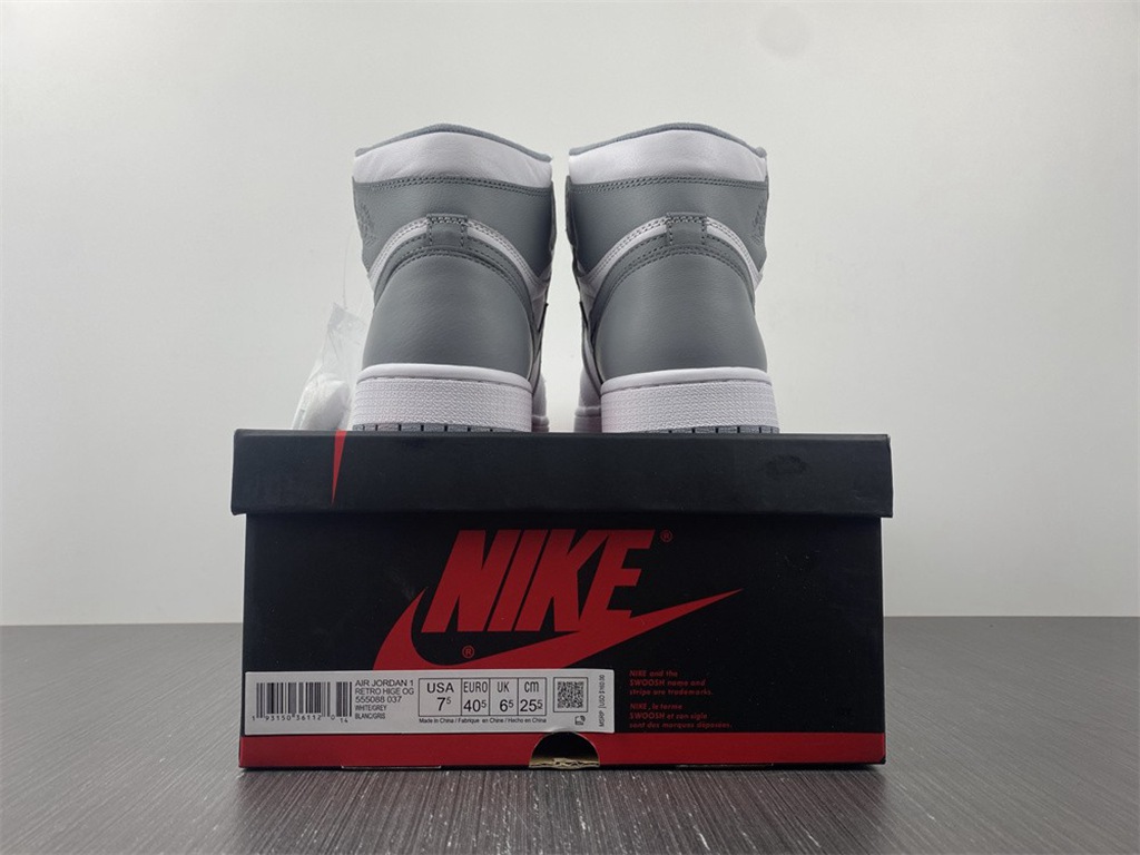 Air Jordan 1 High OG Stealth 555088-037