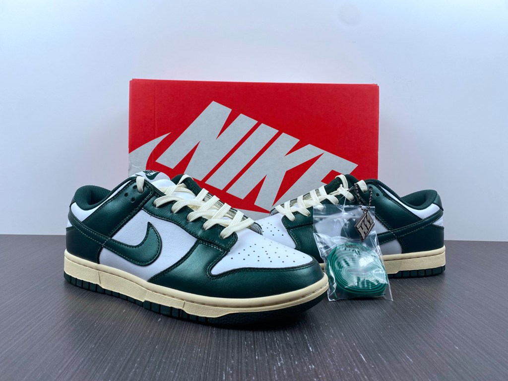 Nike Dunk Low Vintage Green DQ8580-100