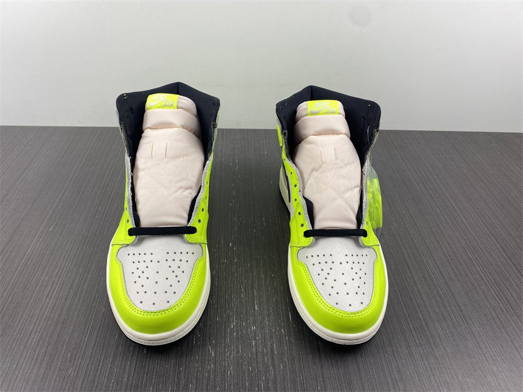 Air Jordan 1 Retro High OG 555088-702