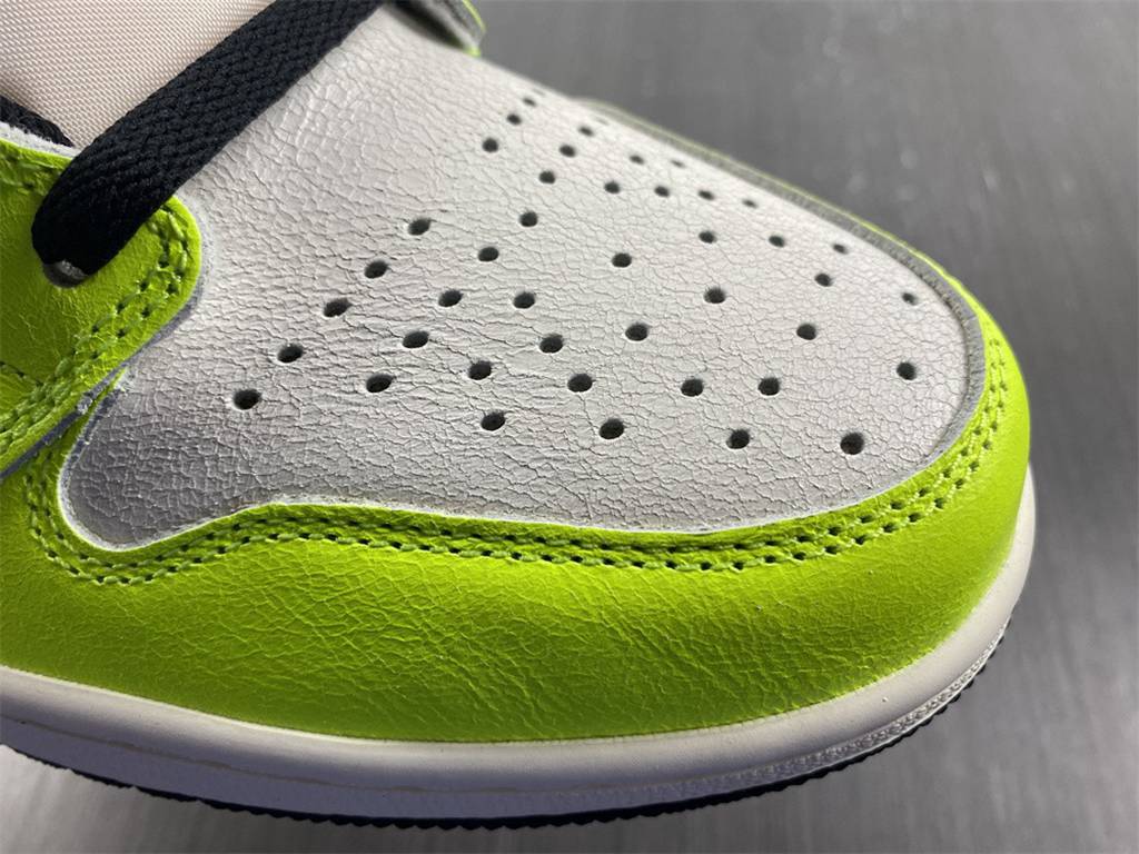 Air Jordan 1 Retro High OG 555088-702