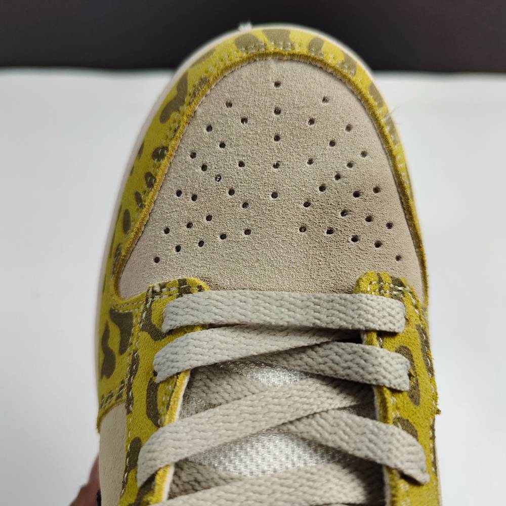 Nike Dunk Low PRM Medium Curry DD1390-100