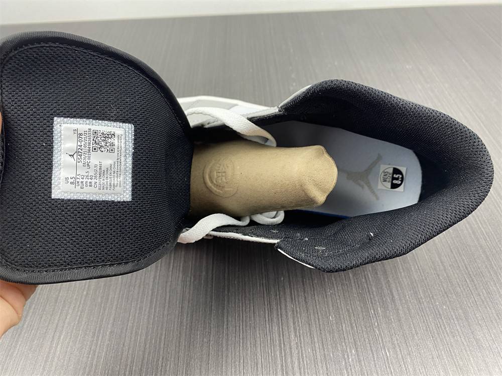 Air Jordan 1 Mid Light Smoke Grey 554724-078