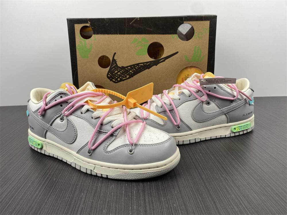 Off-White x Dunk Low Lot 9 of 50 1602-109