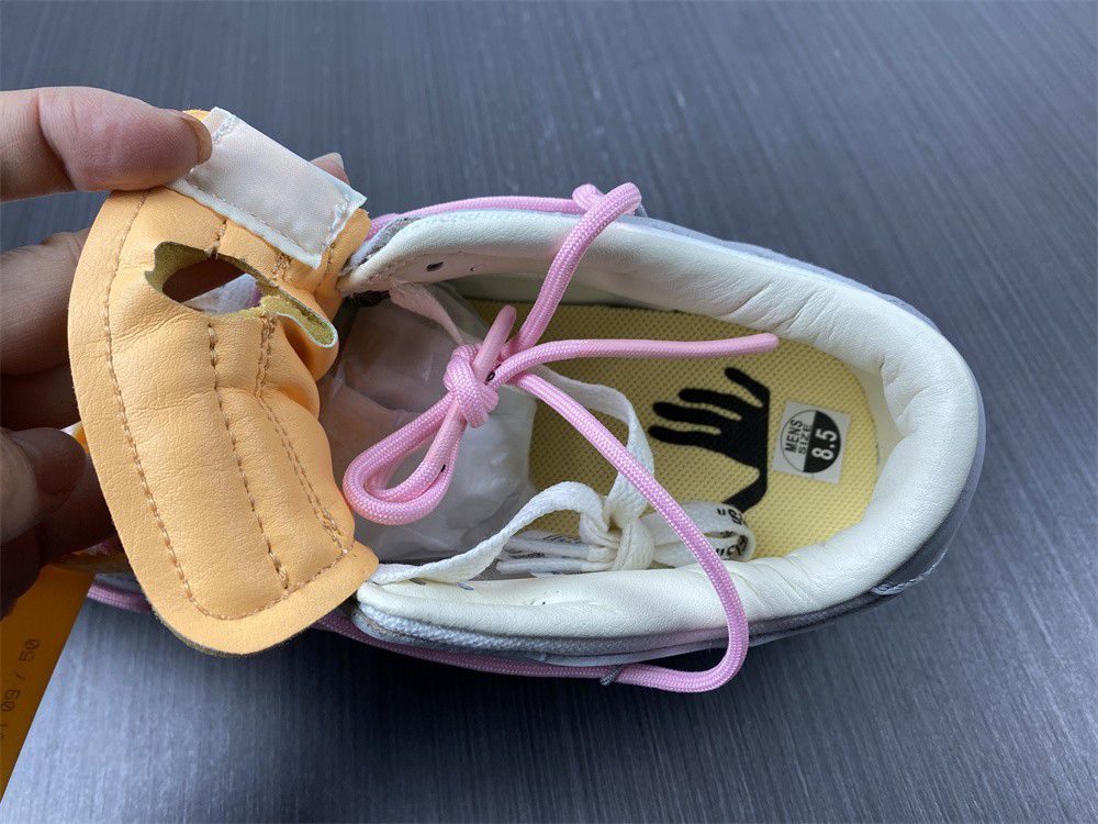 Off-White x Dunk Low Lot 9 of 50 1602-109