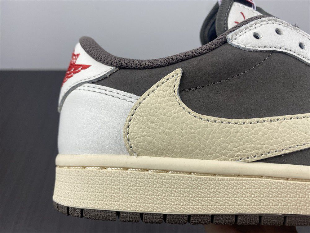 Travis Scott x Air Jordan 1 DM7866-162