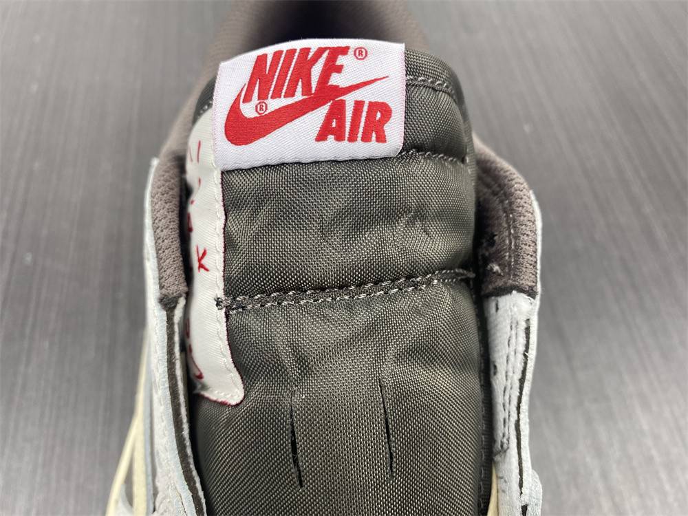 Travis Scott x Air Jordan 1 DM7866-162
