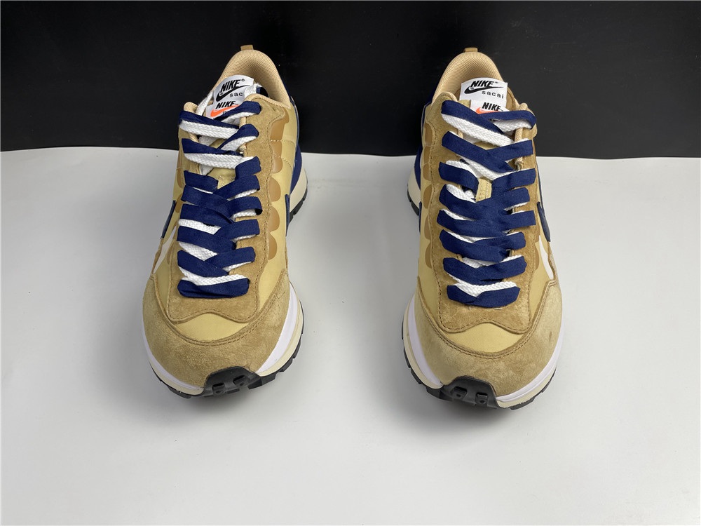 sacai x Nike VaporWaffle 3.0 DD1875-200