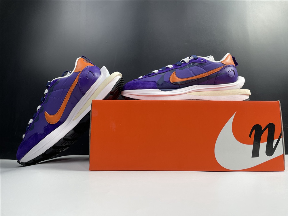 sacai x Nike VaporWaffle 3.0 DD1875-500