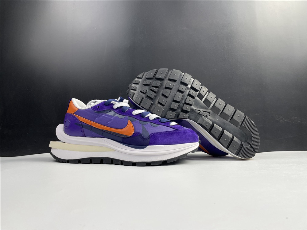 sacai x Nike VaporWaffle 3.0 DD1875-500