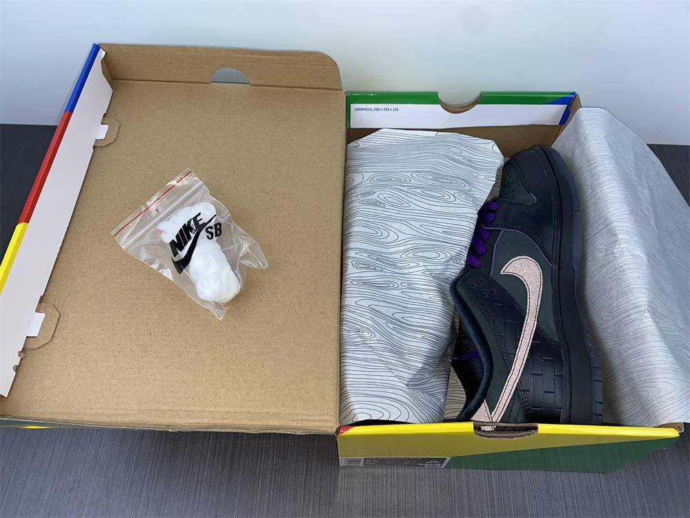 Familia x Nike SB Dunk Low First Avenue K DJ1159-001