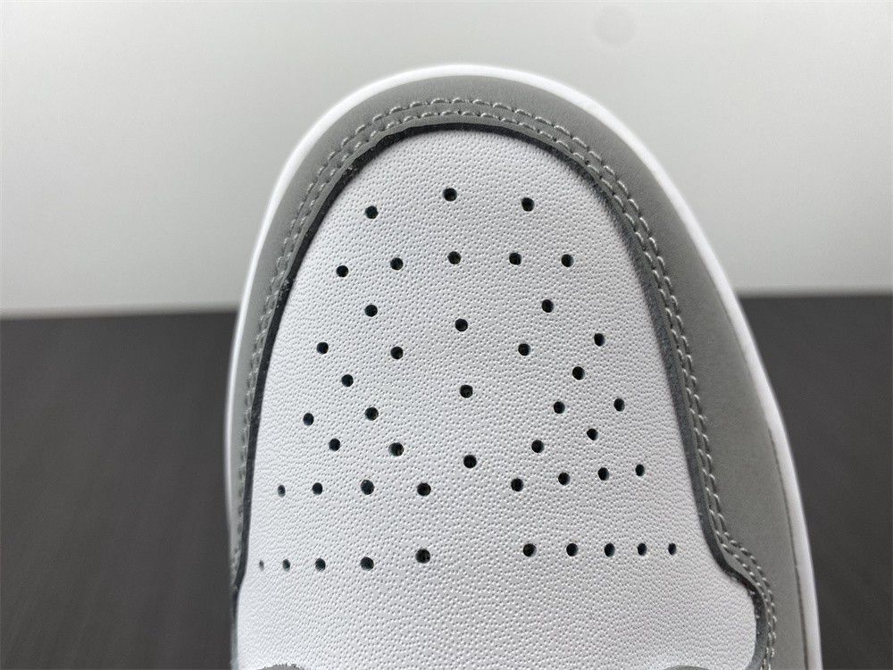 AIR JORDAN 1 LOW DC0774-105