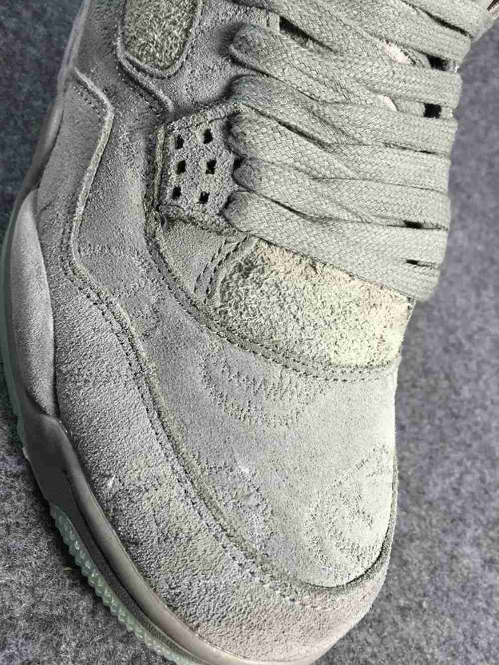 KAWS x Air Jordan 4 Cool Grey(930155-003)