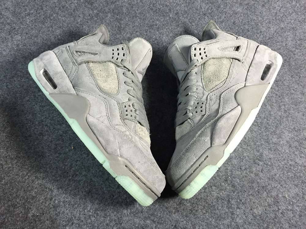 KAWS x Air Jordan 4 Cool Grey(930155-003)