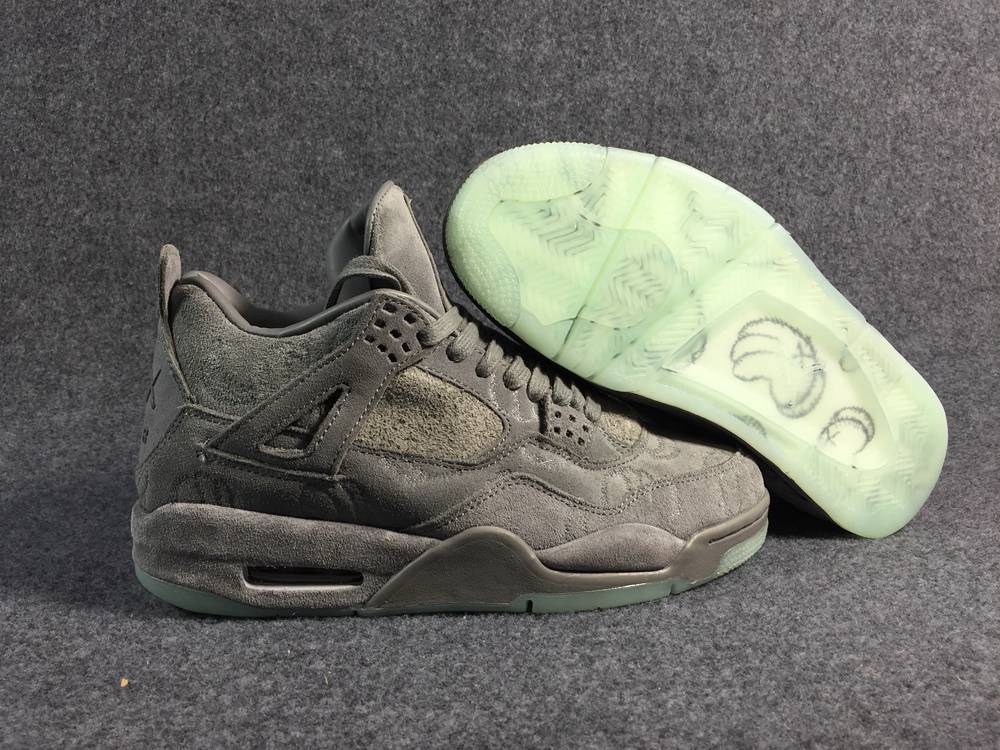 KAWS x Air Jordan 4 Cool Grey(930155-003)