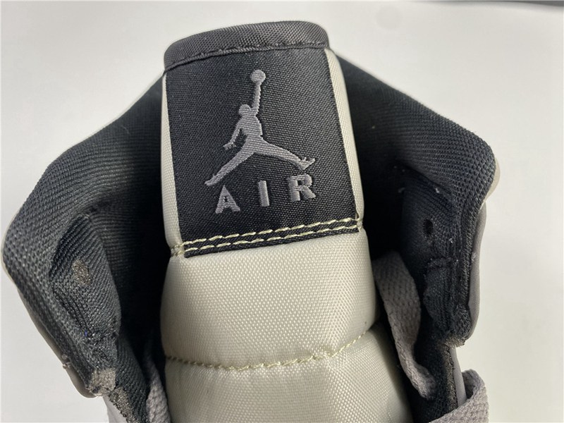 Air Jordan 1 Mid Grey Volt(554724-072)