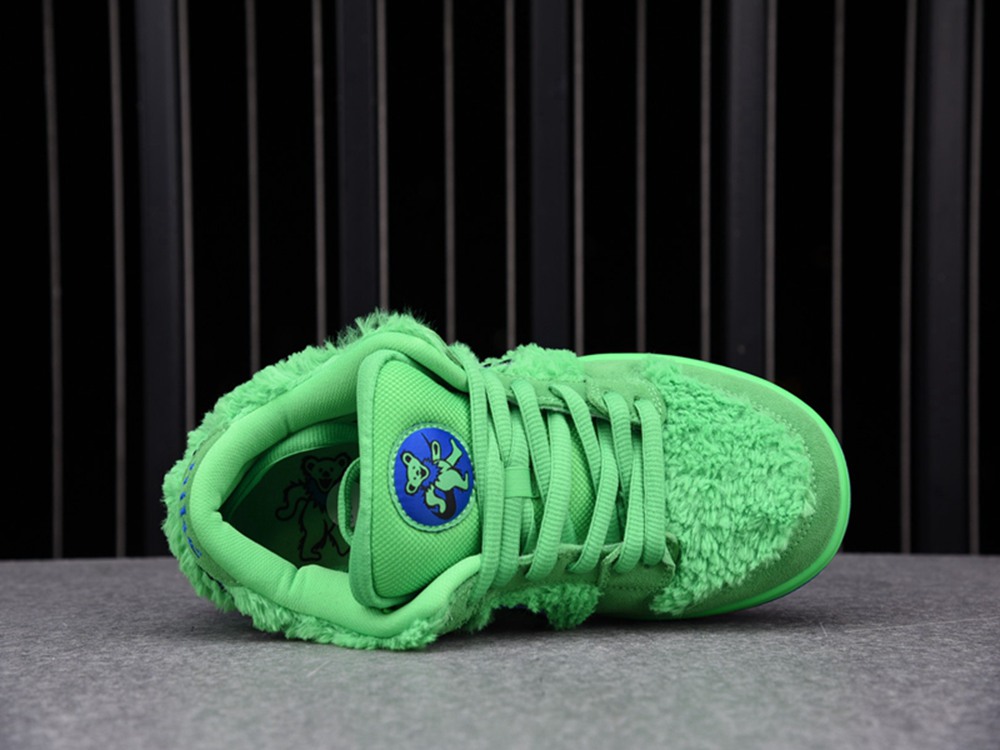 Grateful Dead x Dunk Low SB 