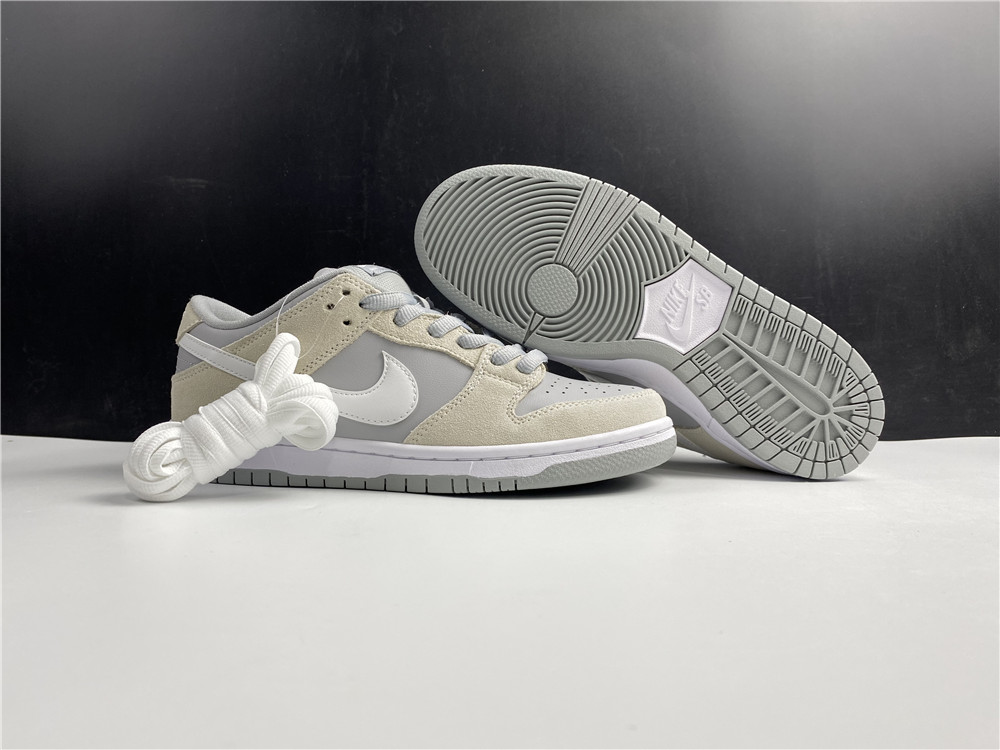 Dunk Low SB Summit White??AR0778 110)