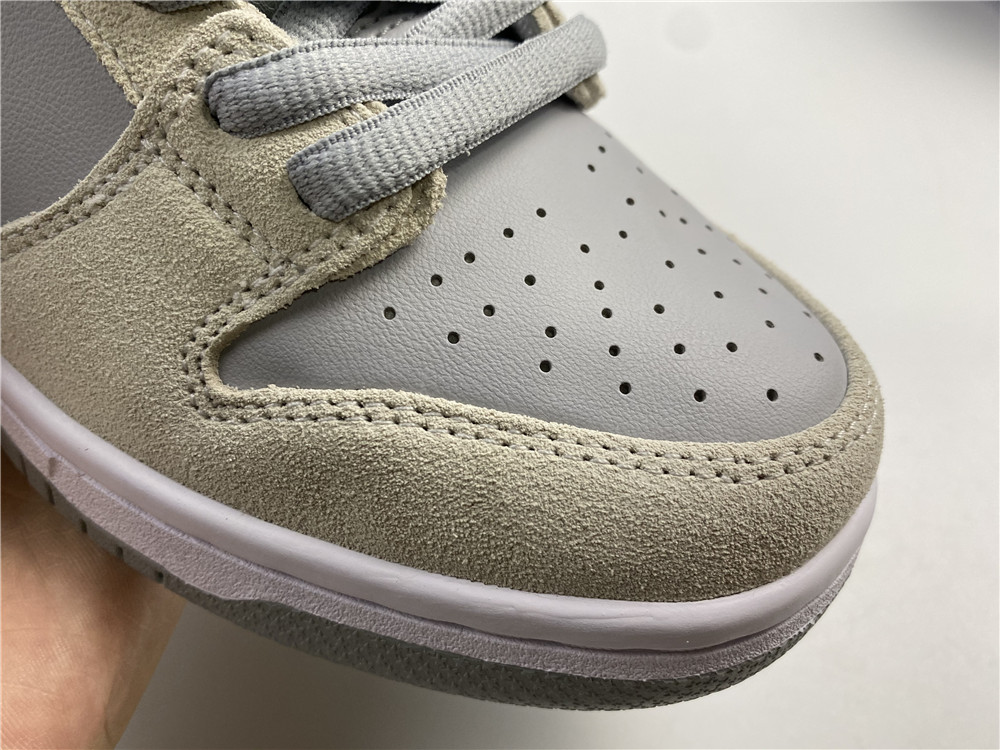 Dunk Low SB Summit White??AR0778 110)