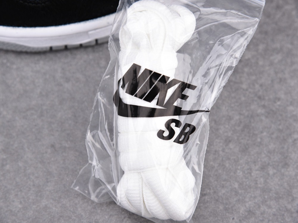 Medicom Toy x Dunk Low SB BE@RBRICK(CZ5127-001)