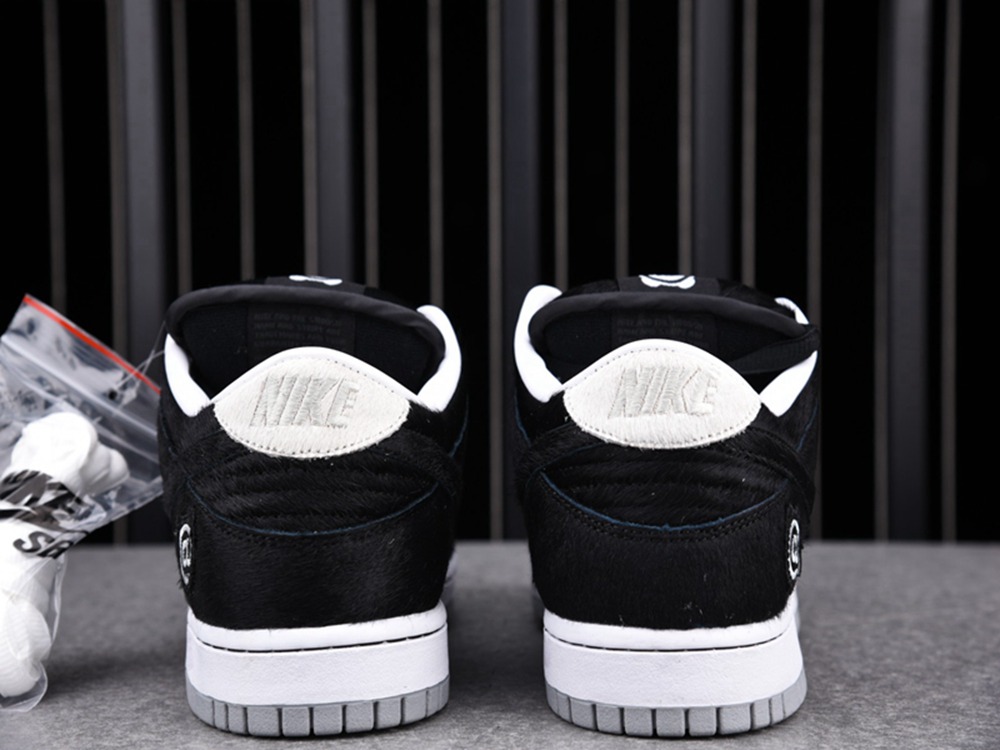 Medicom Toy x Dunk Low SB BE@RBRICK(CZ5127-001)