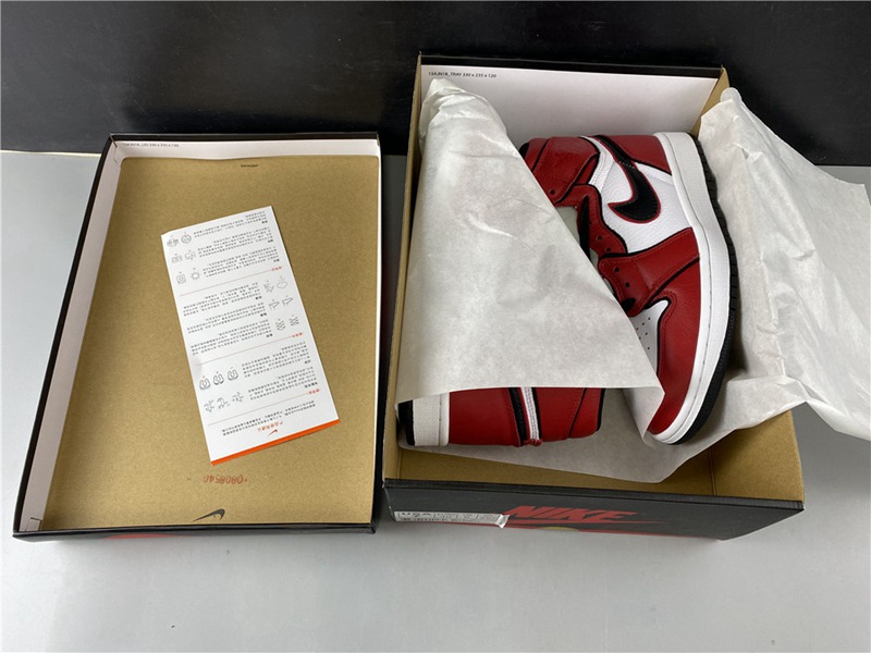 Air Jordan 1 Retro High OG Bloodline 2.0(555088 129)