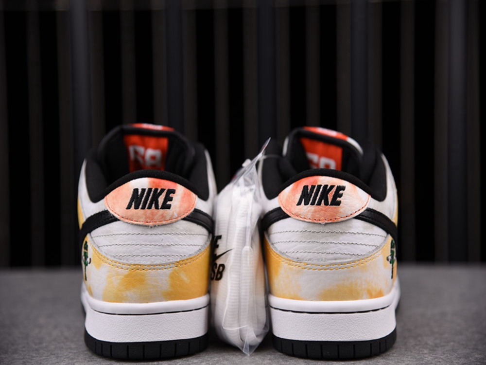 Nike SB Dunk Low Pro QS Roswell Raygun(BQ6832-101)