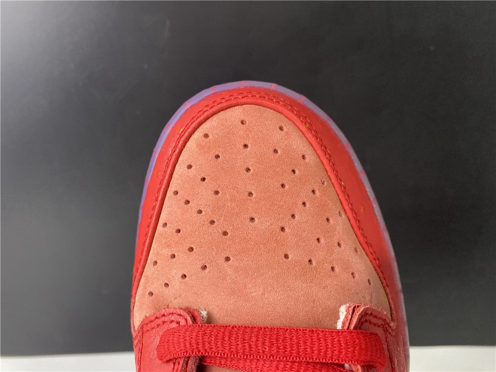 SB Dunk High Strawberry Cough(CW7093-600 )