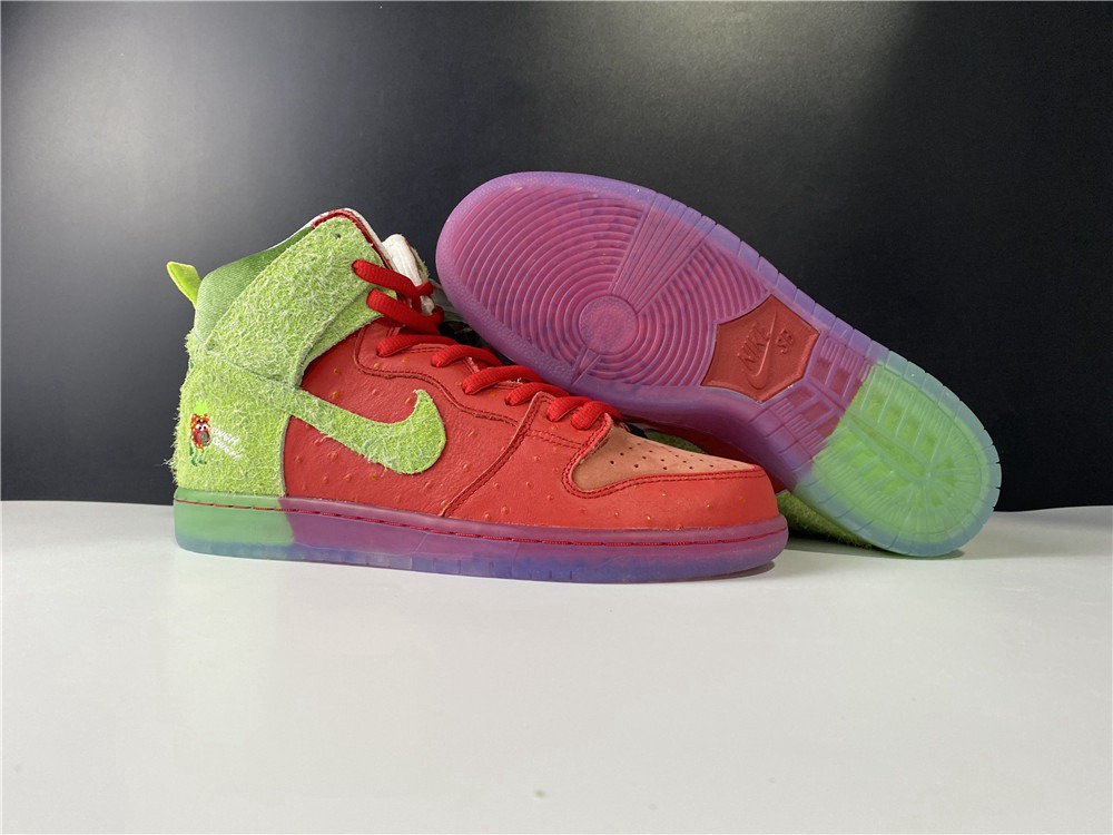 SB Dunk High Strawberry Cough(CW7093-600 )