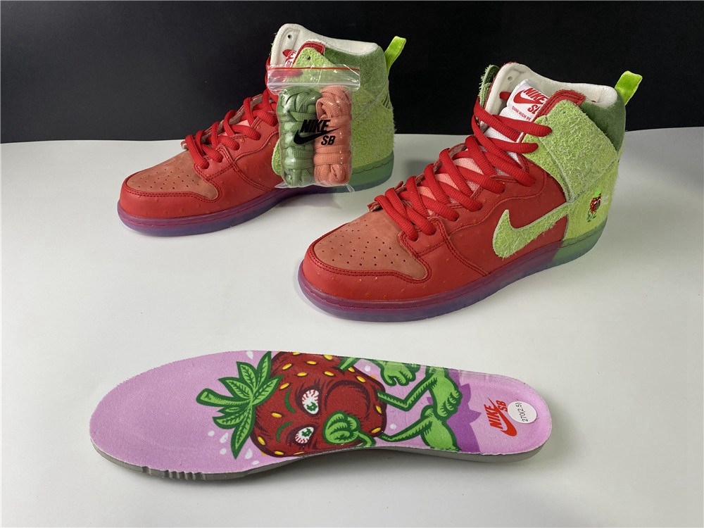 SB Dunk High Strawberry Cough(CW7093-600 )