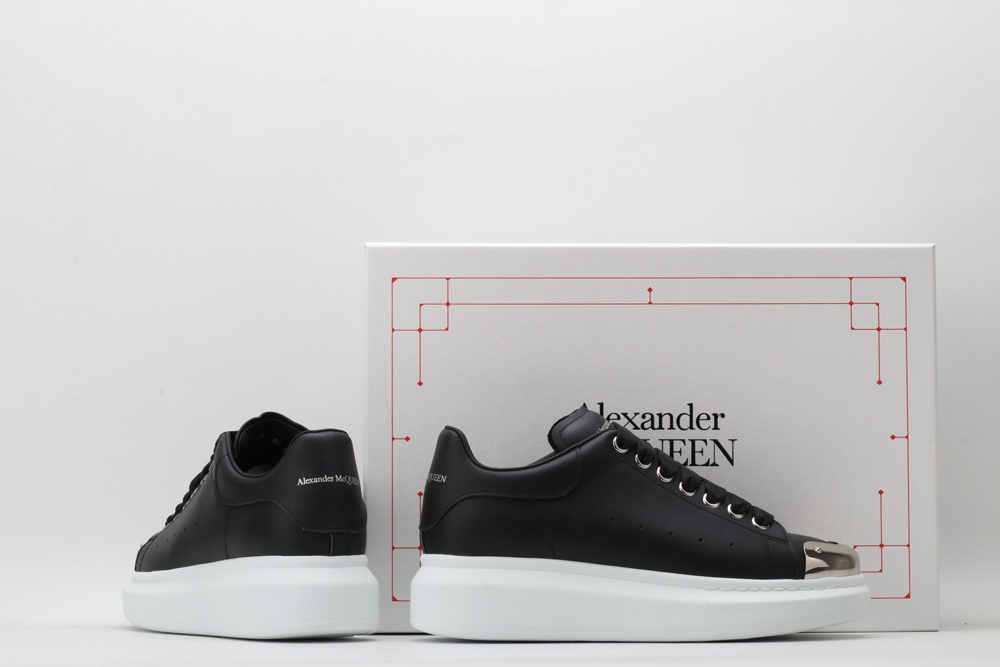 AMQ Leather Black Sneakers