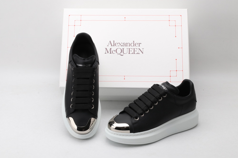 AMQ Leather Black Sneakers