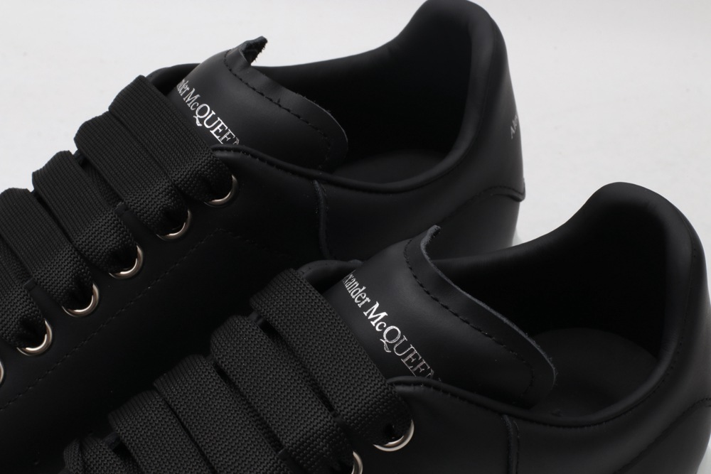 AMQ Leather Black Sneakers