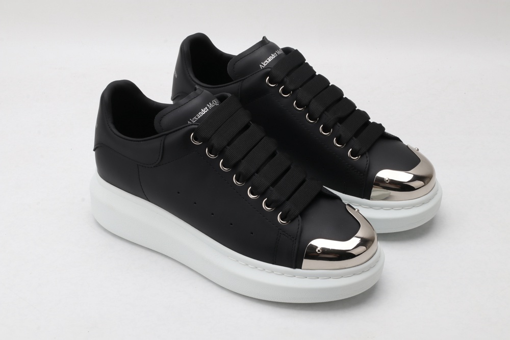 AMQ Leather Black Sneakers
