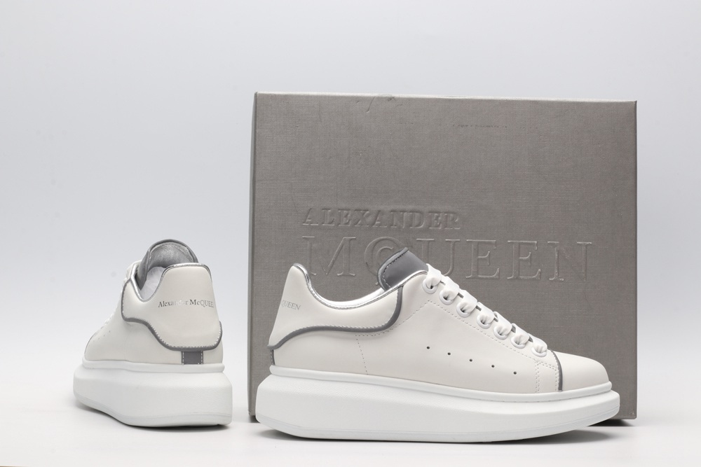 AMQ 3M Detail Oversized Sneaker