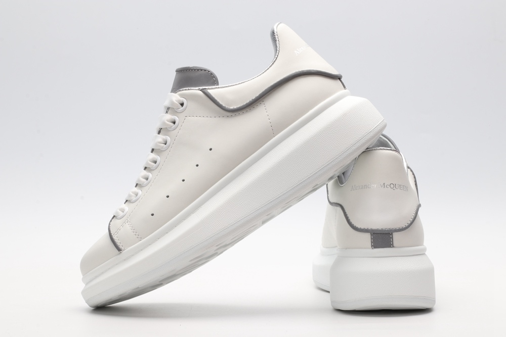 AMQ 3M Detail Oversized Sneaker