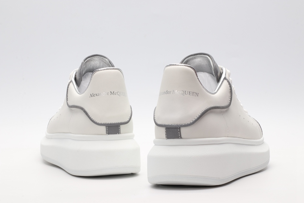 AMQ 3M Detail Oversized Sneaker