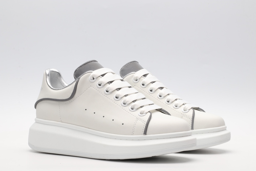 AMQ 3M Detail Oversized Sneaker