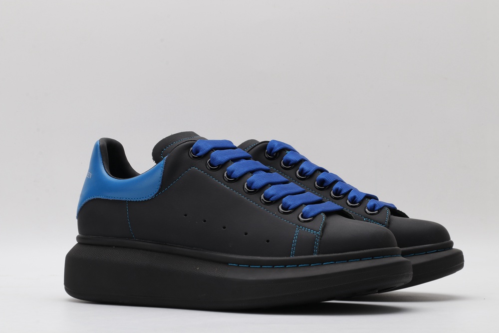 AMQ black oversized sneakers with blue heel