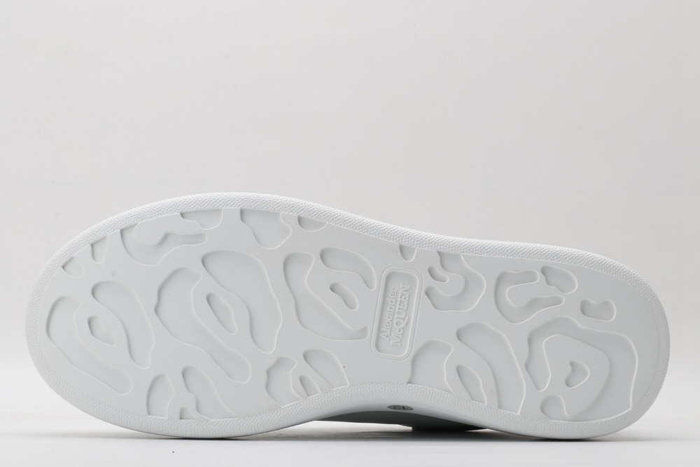 AMQ oversized sneakers with grey heel