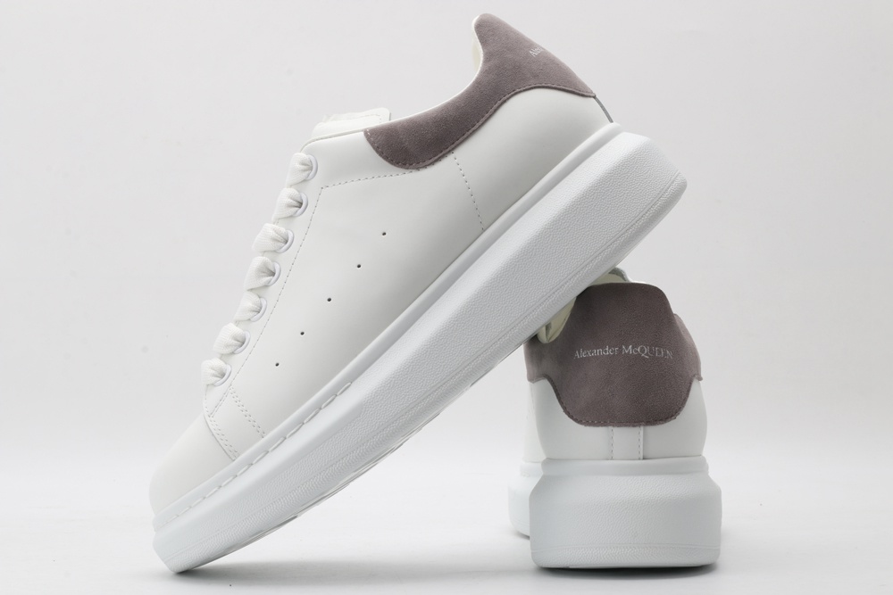 AMQ oversized sneakers with grey heel