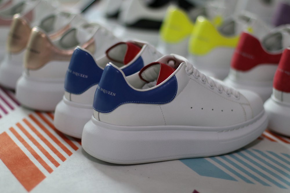 AMQ OVERSIZED SNEAKER Blue